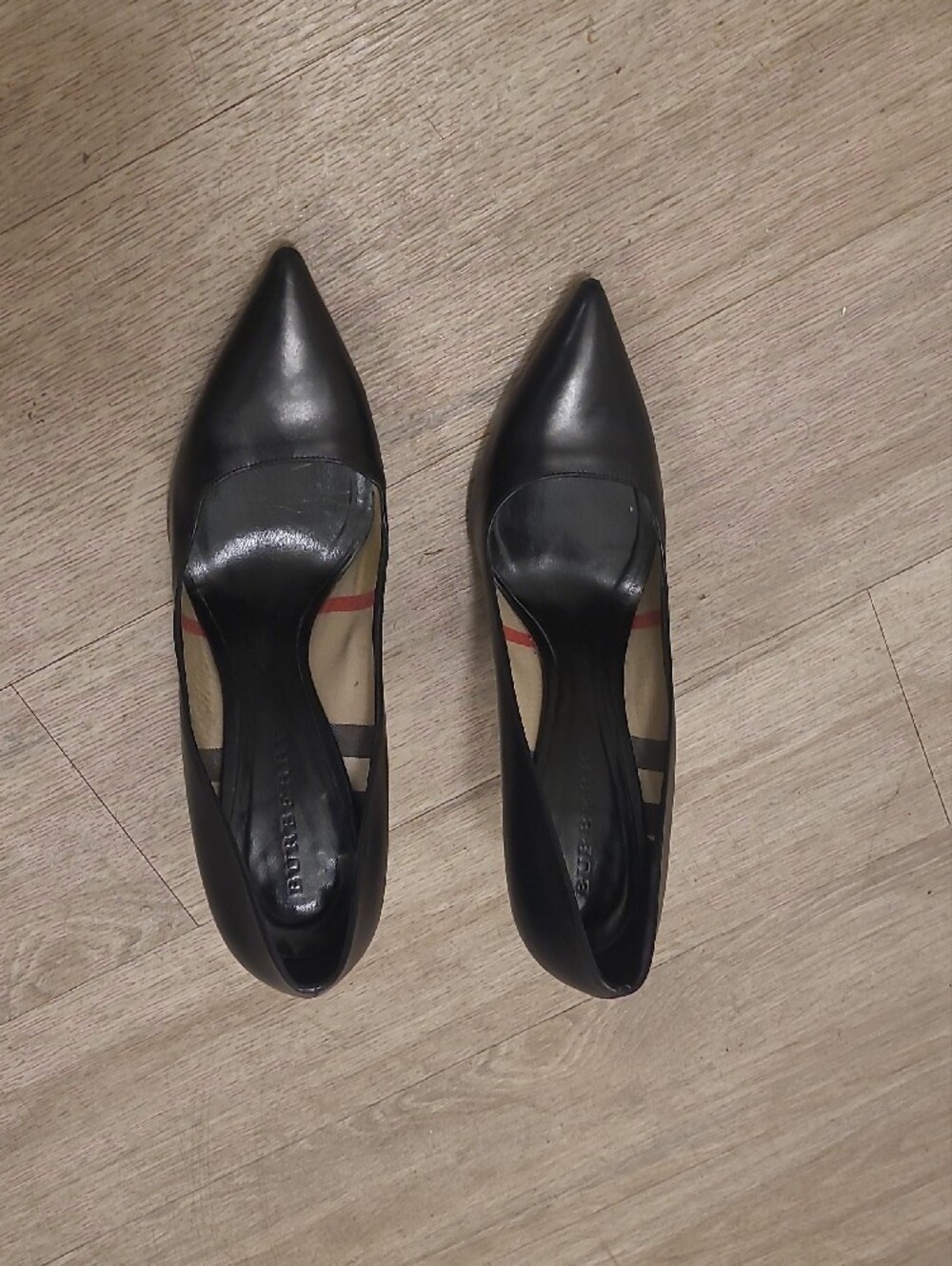 Burberry Black Pointed Toe Leather Pumps - Picture 2 of 5